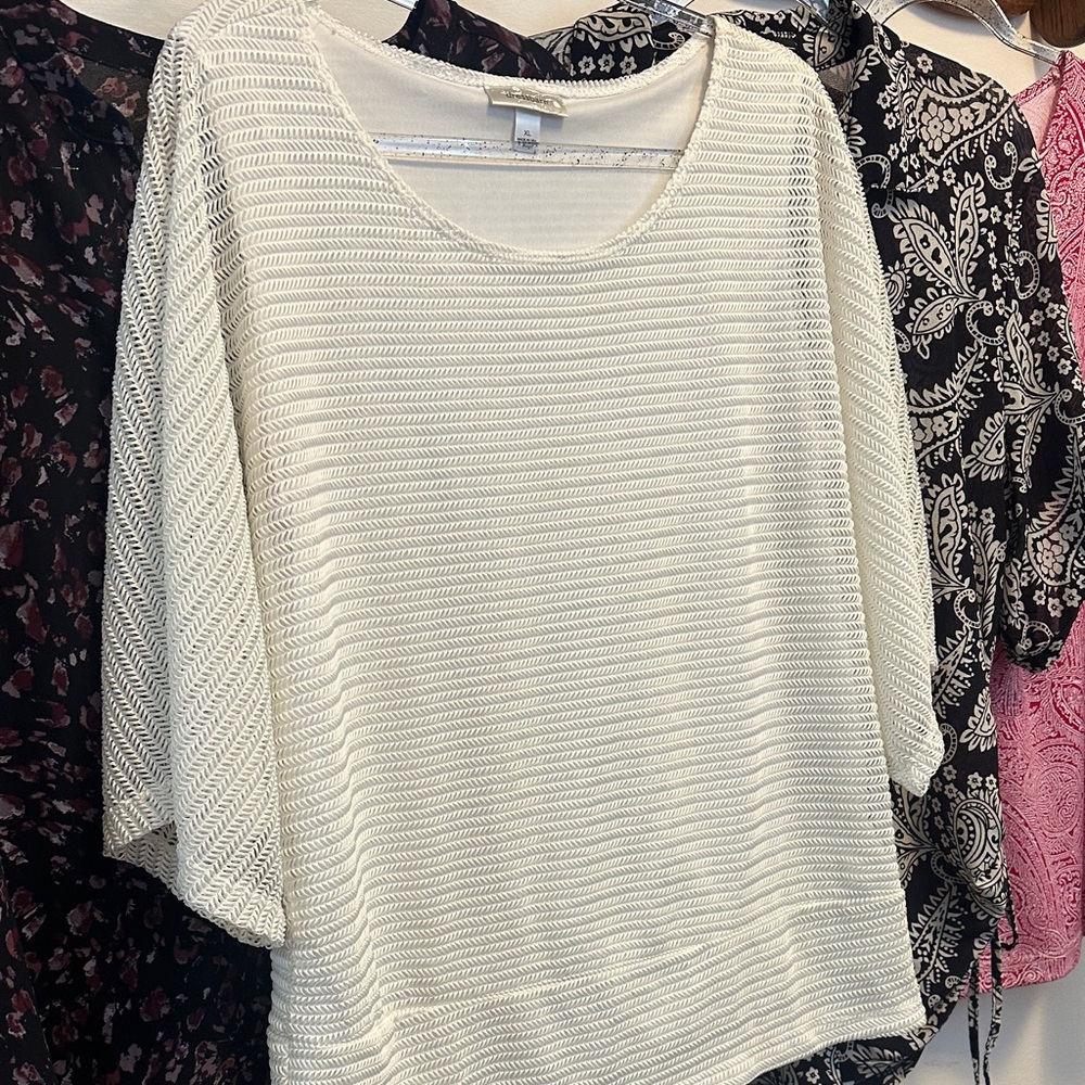 Women's Mixed Pattern Tops Set of 4 Size XL - Picture 5 of 14